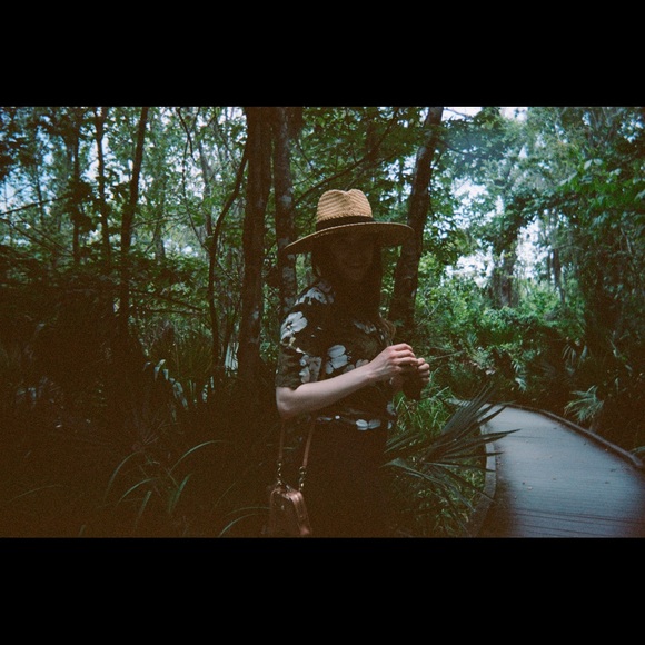 Meet your Posher, Anna - Picture 2 of 4